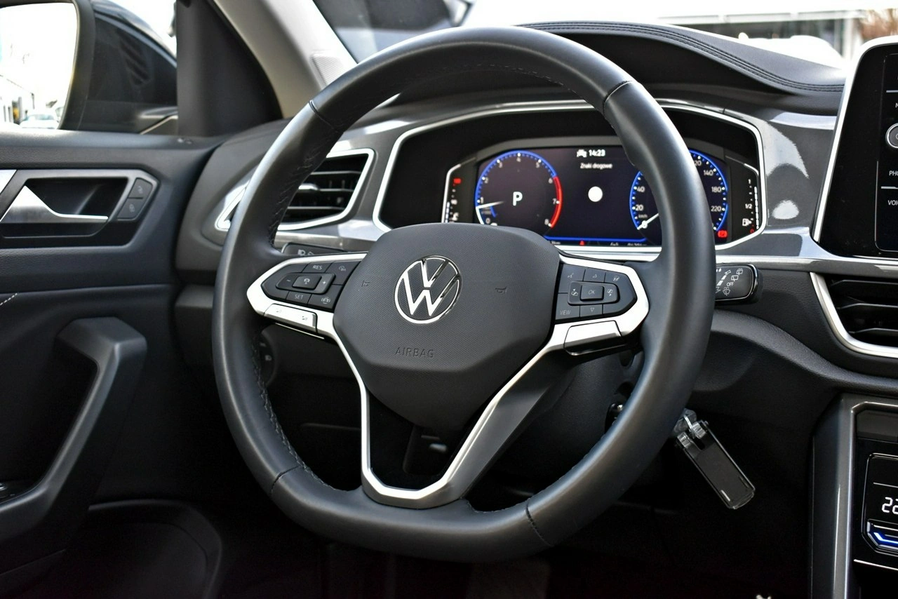 Volkswagen T-Roc - Zdjęcie 17