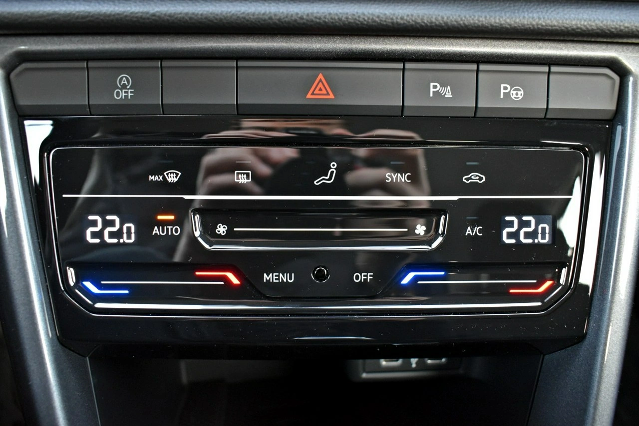 Volkswagen T-Roc - Zdjęcie 23