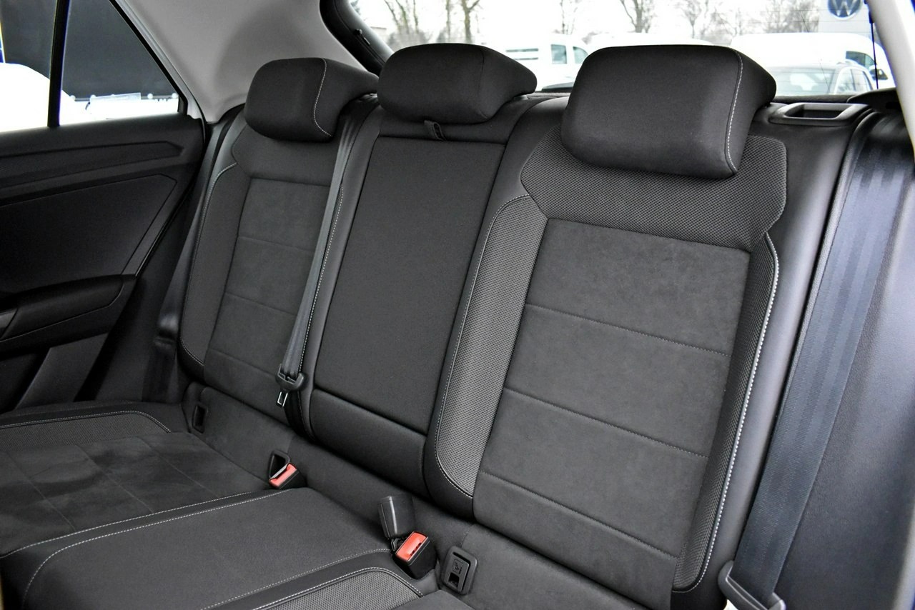 Volkswagen T-Roc - Zdjęcie 12