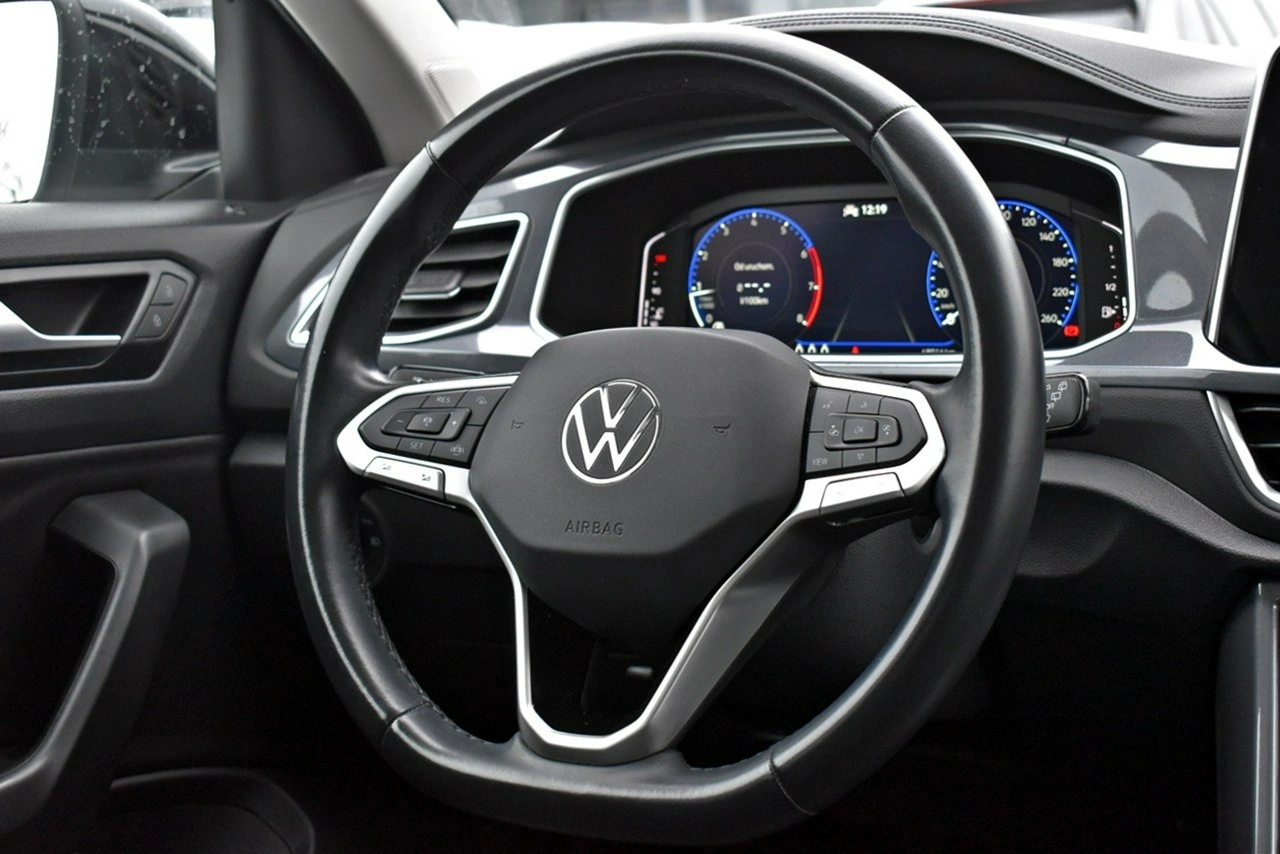 Volkswagen T-Roc - Zdjęcie 18