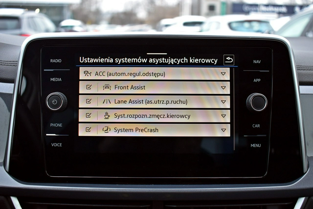 Volkswagen T-Roc - Zdjęcie 21