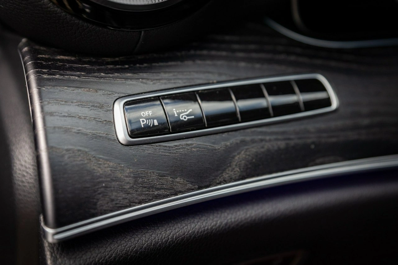 Mercedes E 220 - Zdjęcie 13