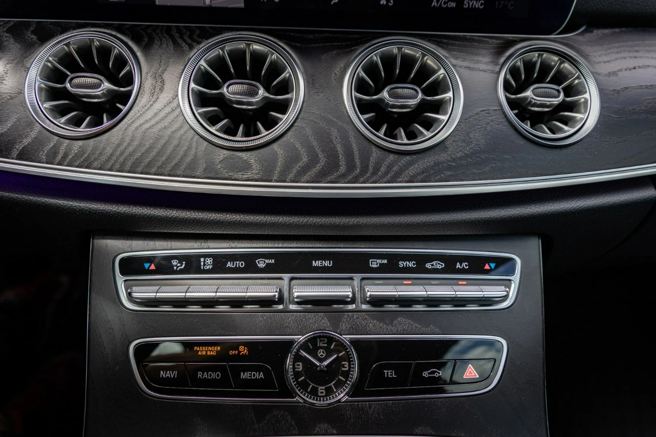 Mercedes E 220 - Zdjęcie 17