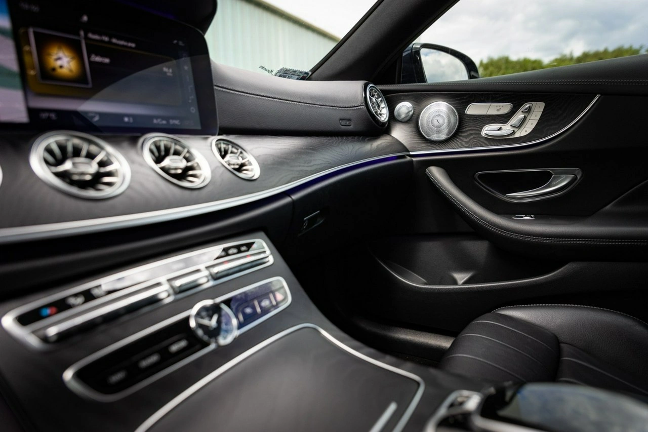 Mercedes E 220 - Zdjęcie 19