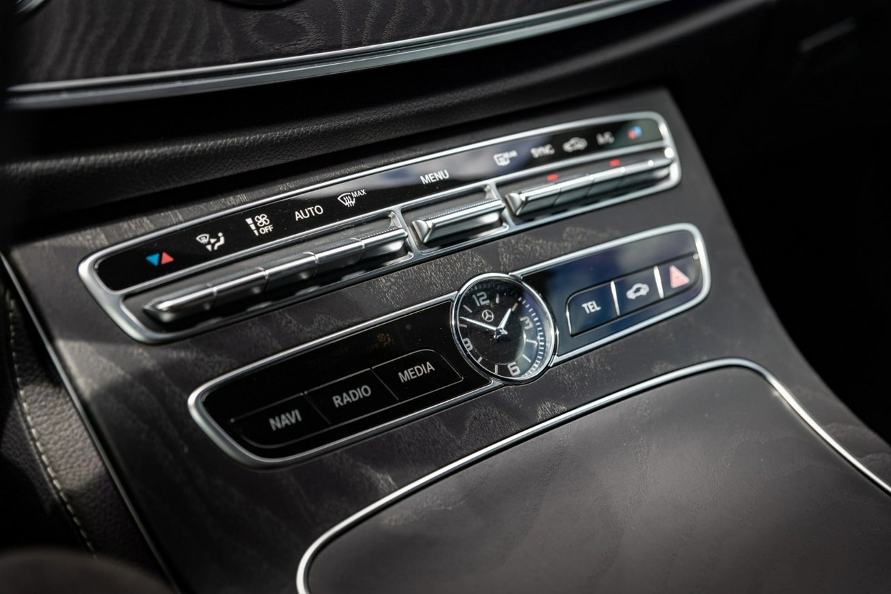 Mercedes E 220 - Zdjęcie 23