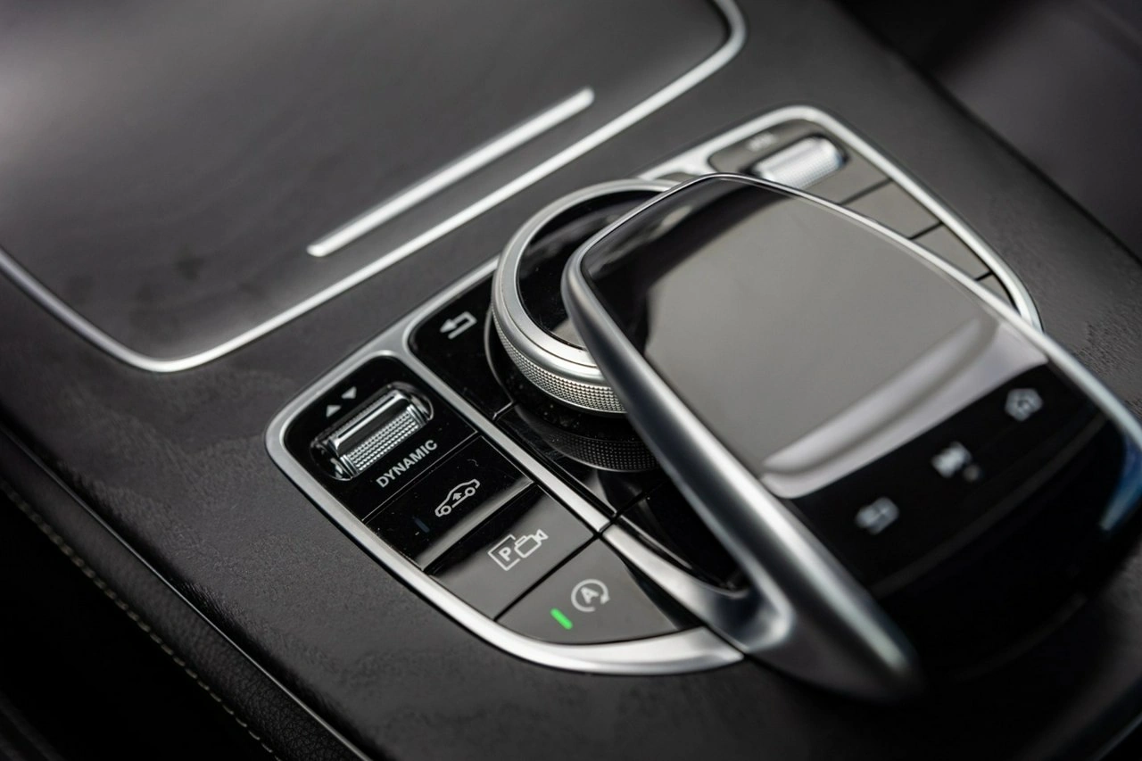 Mercedes E 220 - Zdjęcie 25