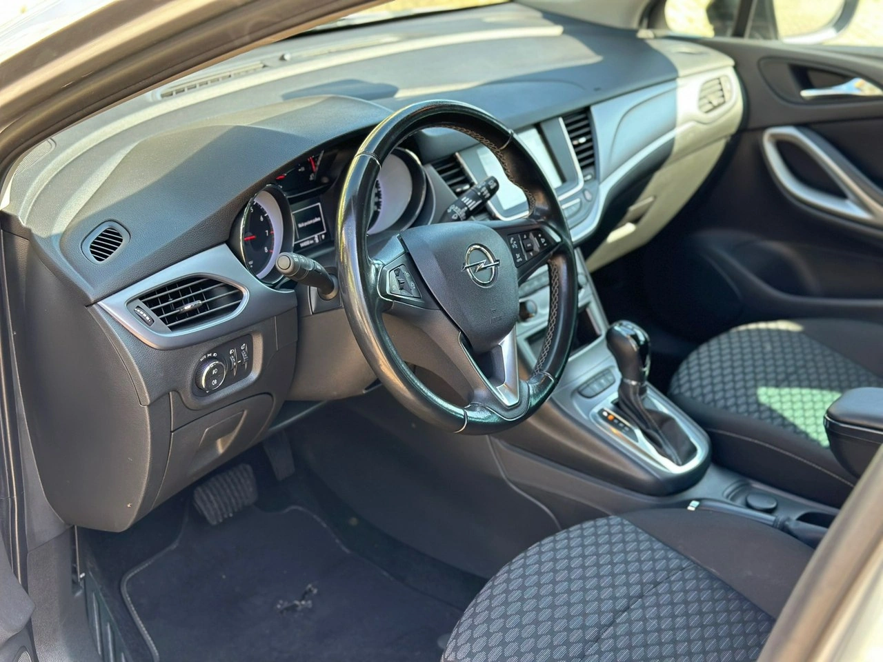 Opel Astra - Zdjęcie 16