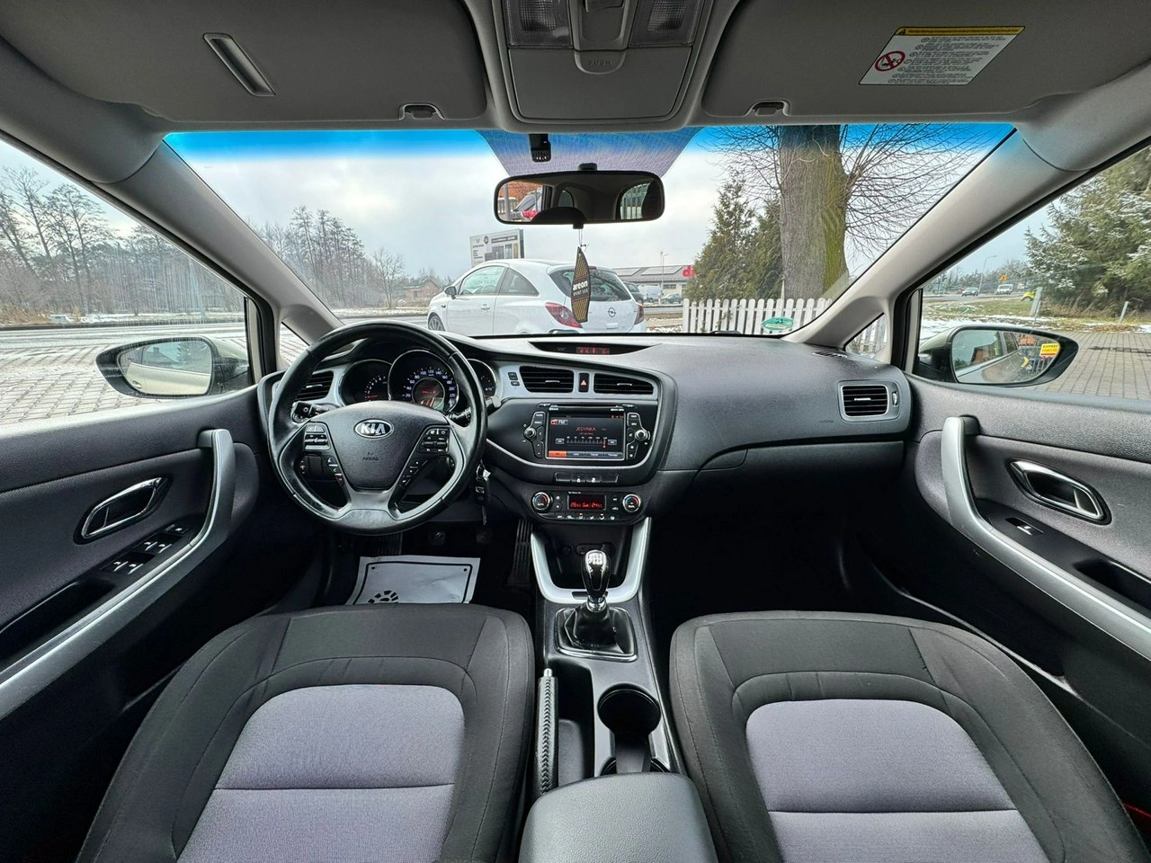 Kia Ceed - Zdjęcie 17