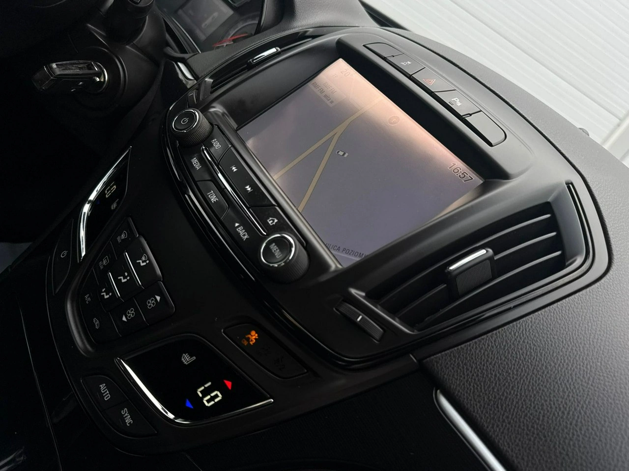 Opel Insignia - Zdjęcie 30