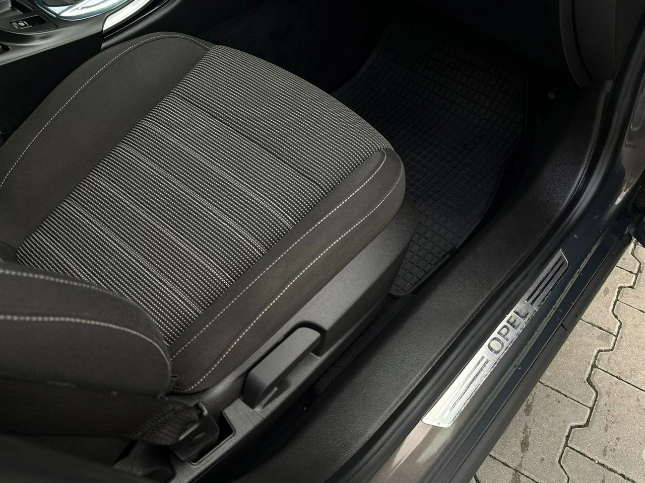 Opel Insignia - Zdjęcie 32