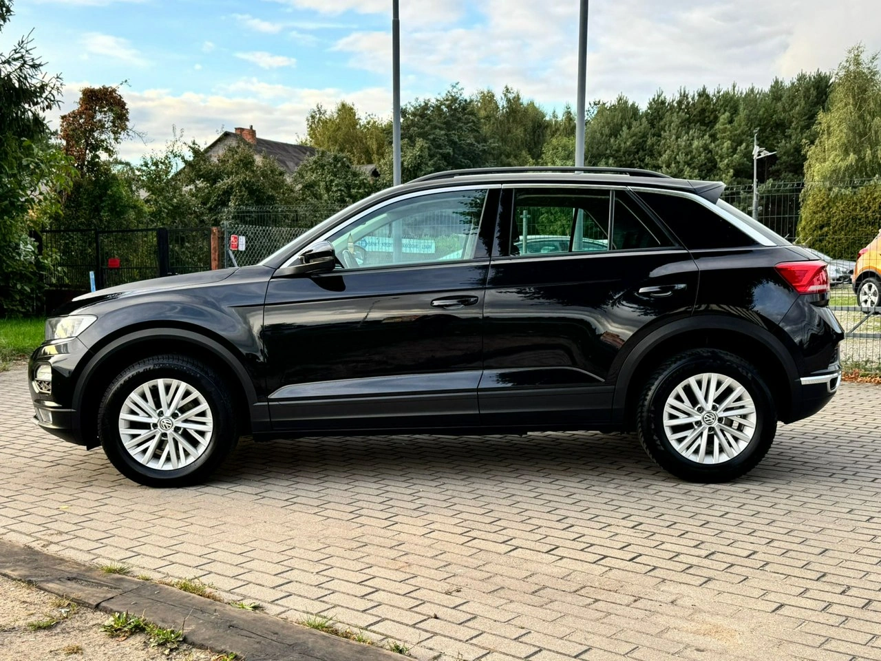 Volkswagen T-Roc - Zdjęcie 12