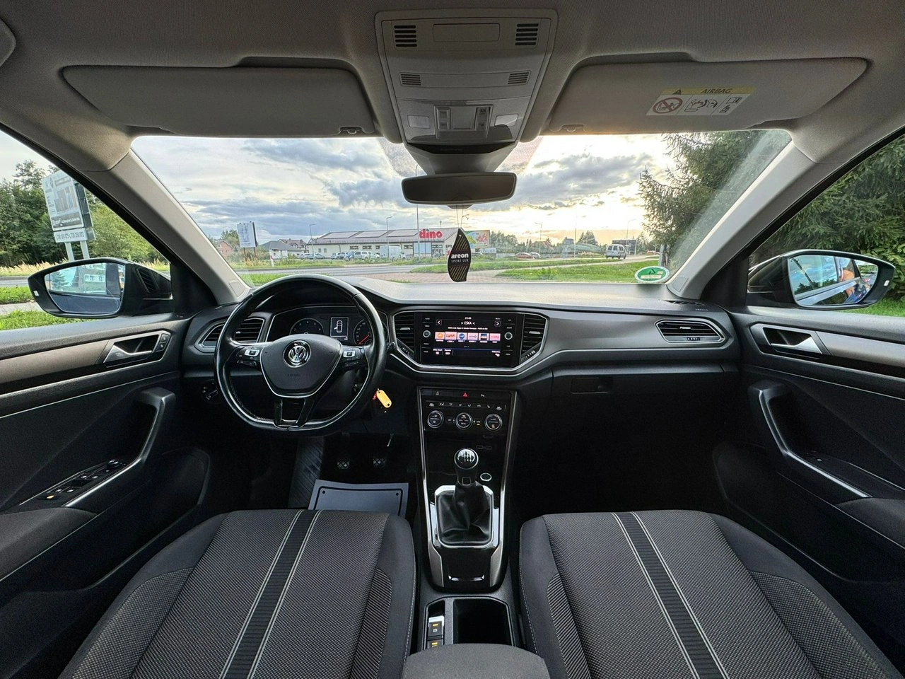 Volkswagen T-Roc - Zdjęcie 22