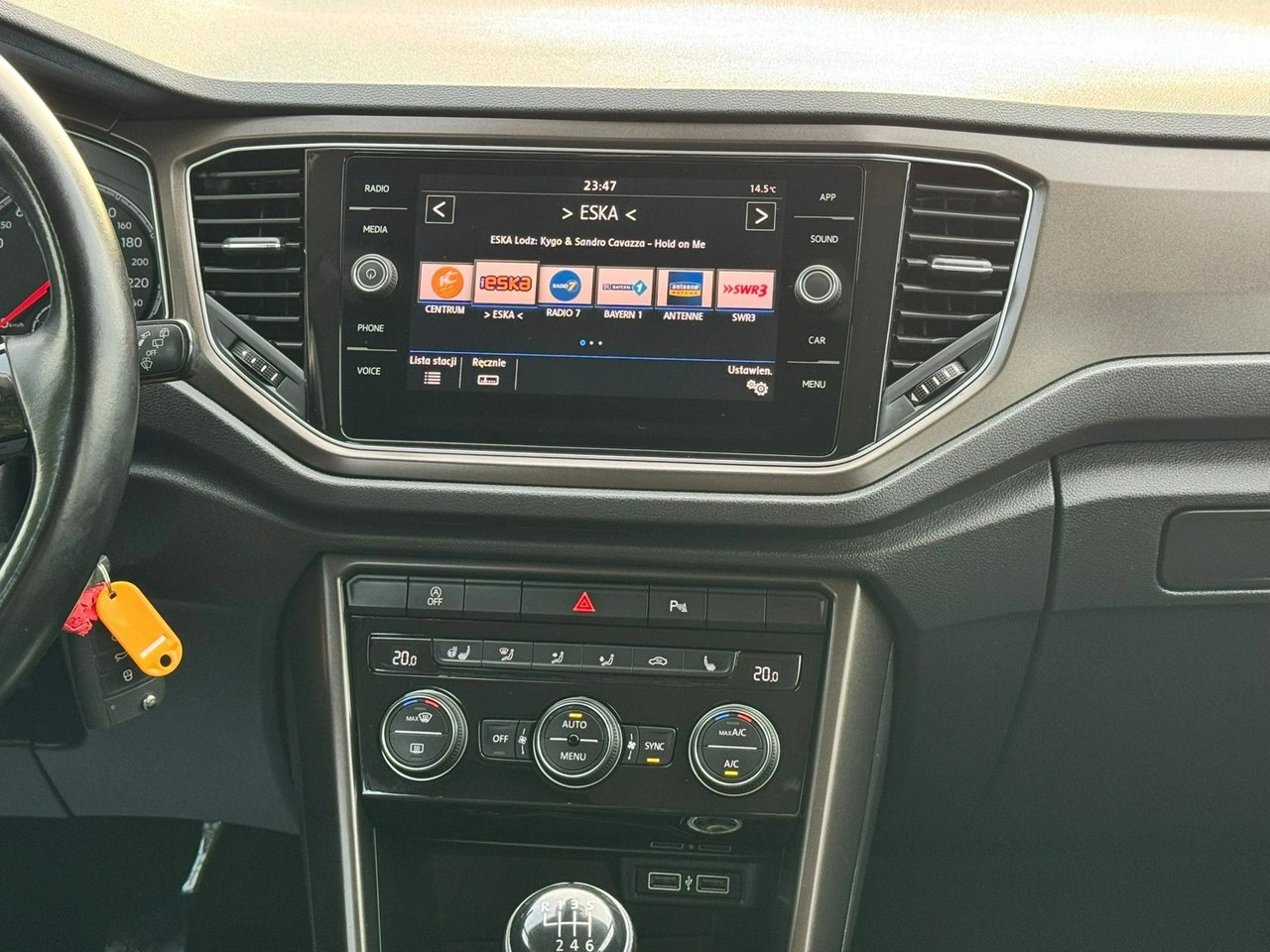 Volkswagen T-Roc - Zdjęcie 26