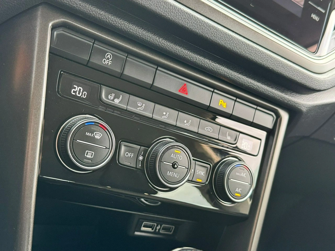 Volkswagen T-Roc - Zdjęcie 28