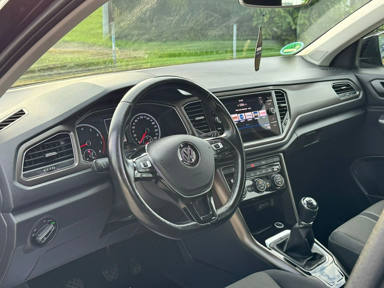 Volkswagen T-Roc - Zdjęcie 29