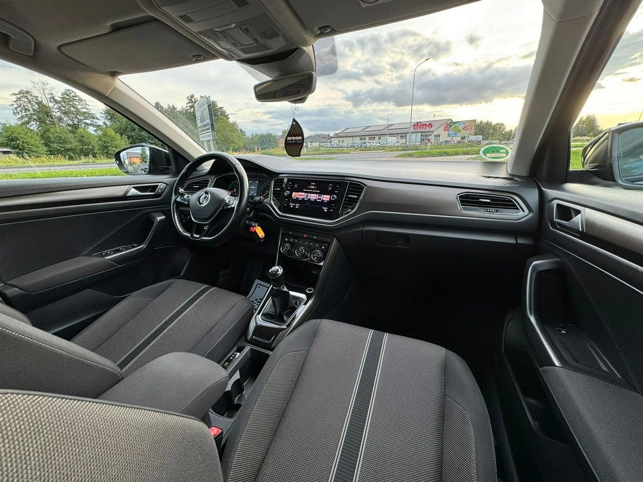 Volkswagen T-Roc - Zdjęcie 31