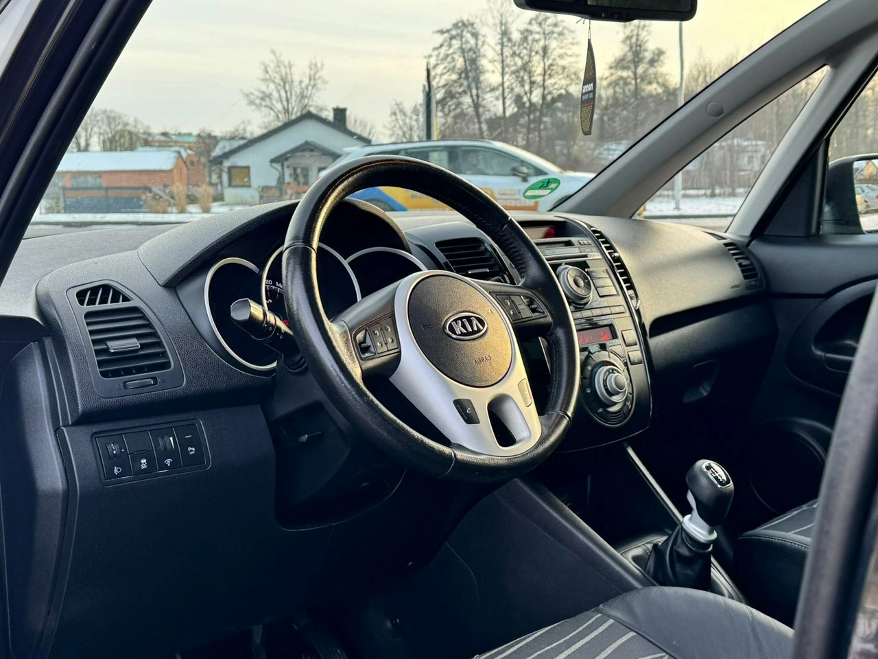 Kia Venga - Zdjęcie 19