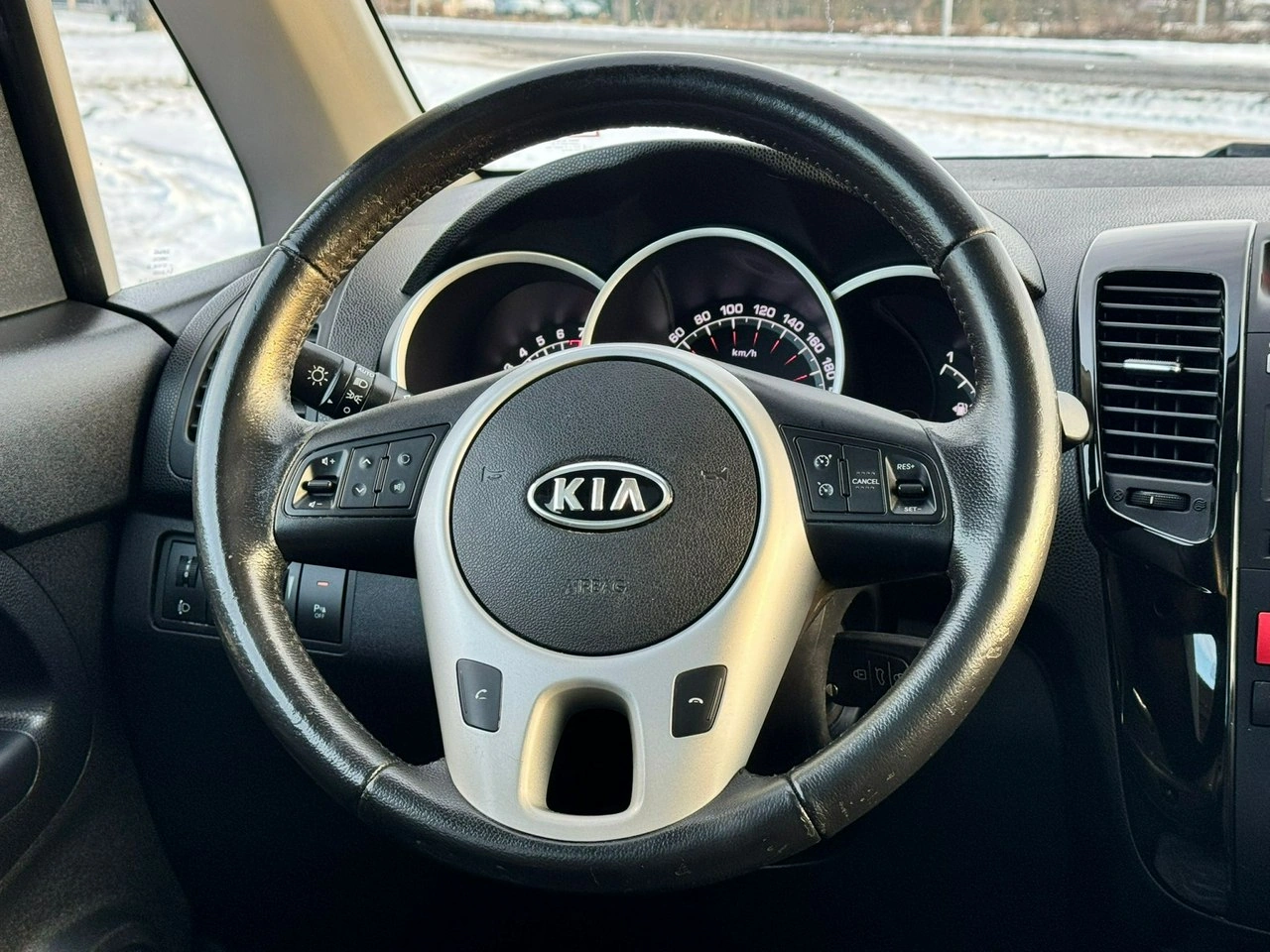 Kia Venga - Zdjęcie 21
