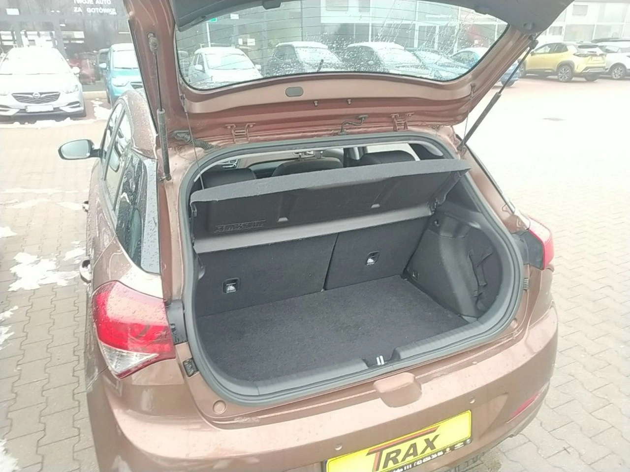 Hyundai i20 - Zdjęcie 9