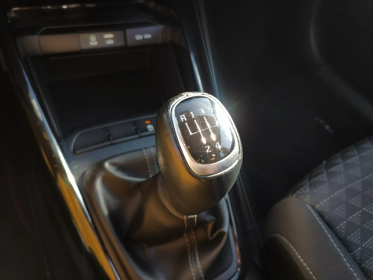 Kia Rio - Zdjęcie 11