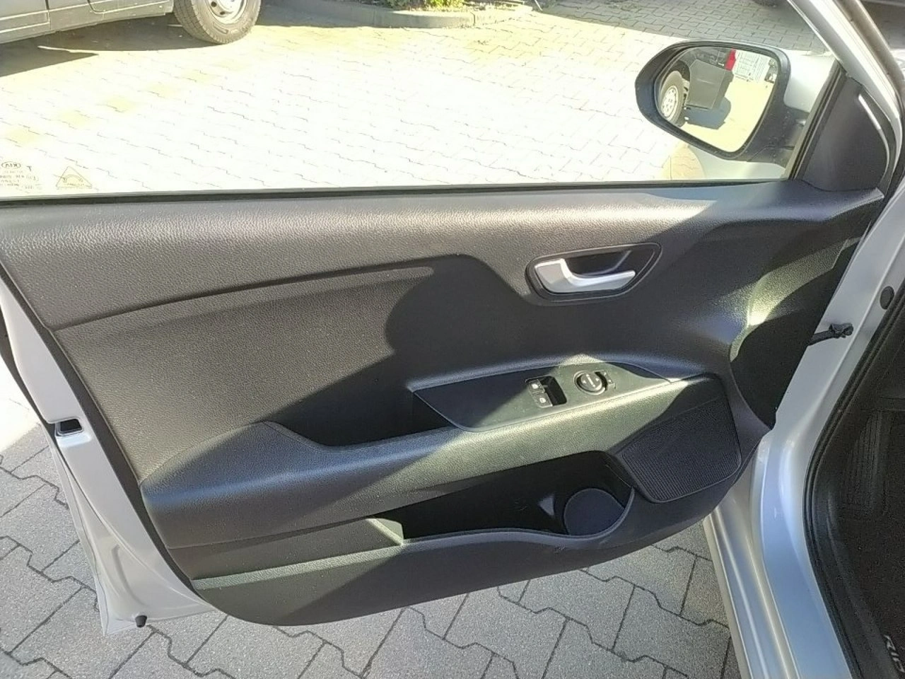 Kia Rio - Zdjęcie 21