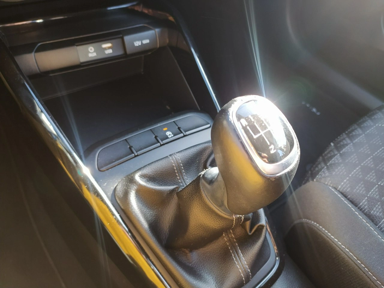 Kia Rio - Zdjęcie 8