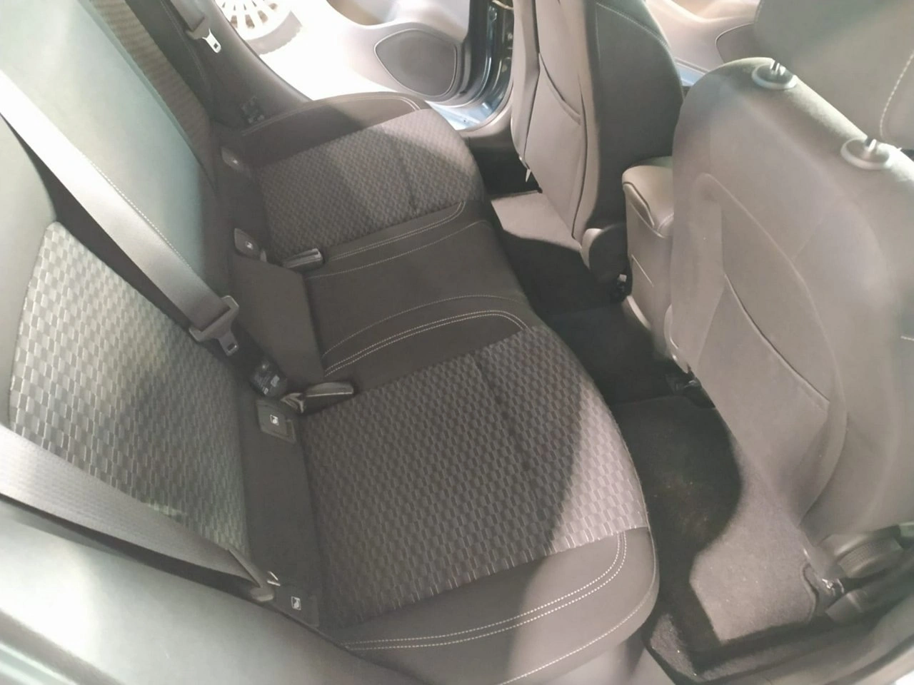 Opel Astra - Zdjęcie 4