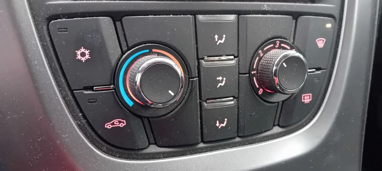 Opel Astra - Zdjęcie 10