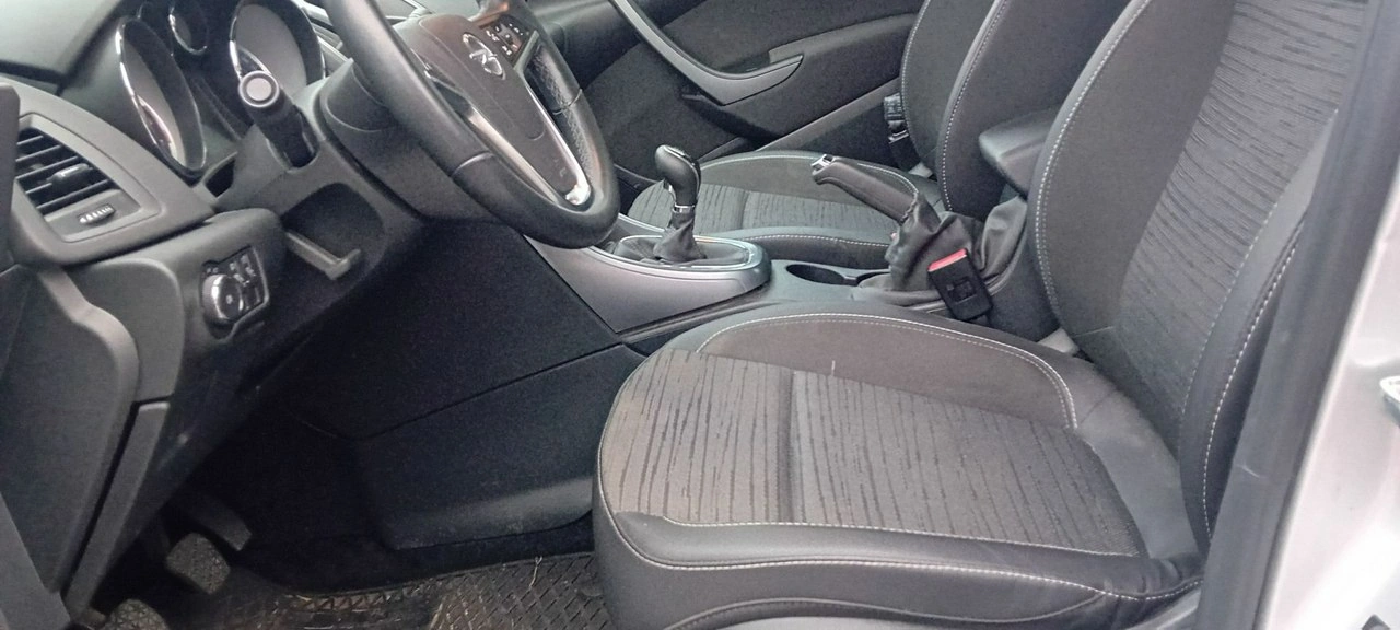 Opel Astra - Zdjęcie 12