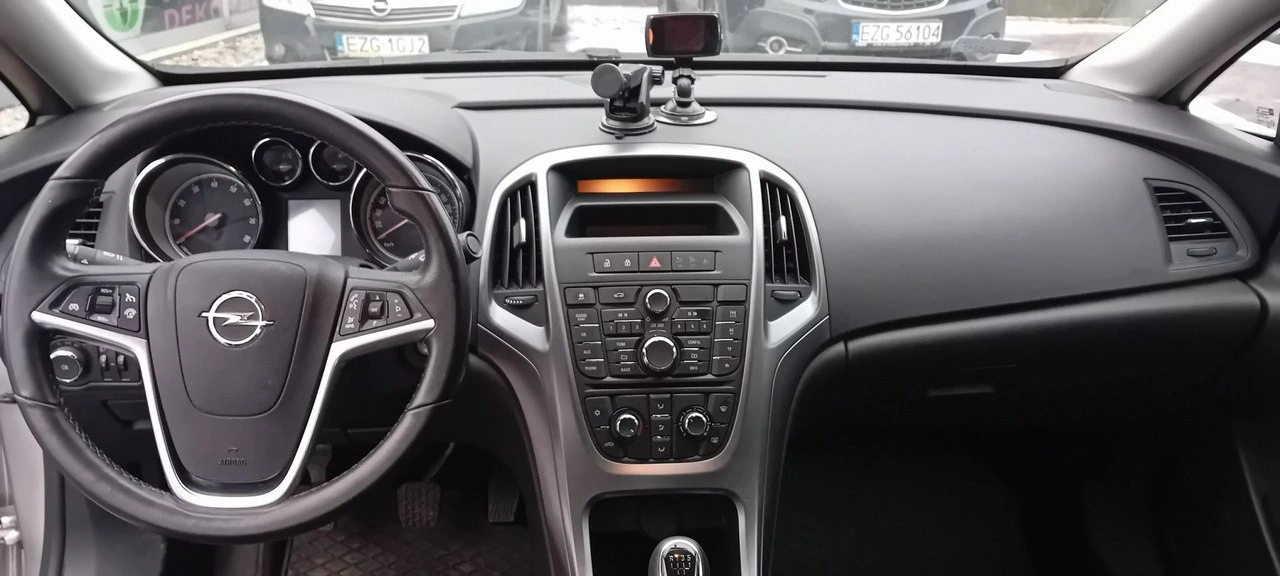 Opel Astra - Zdjęcie 11