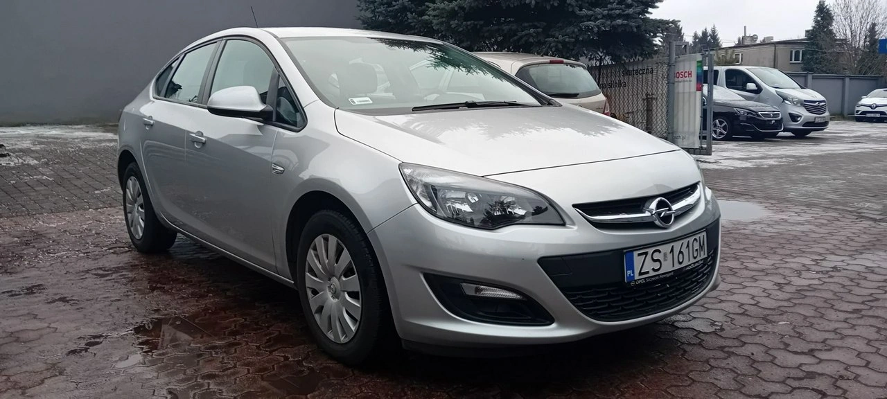 Opel Astra - Zdjęcie 2