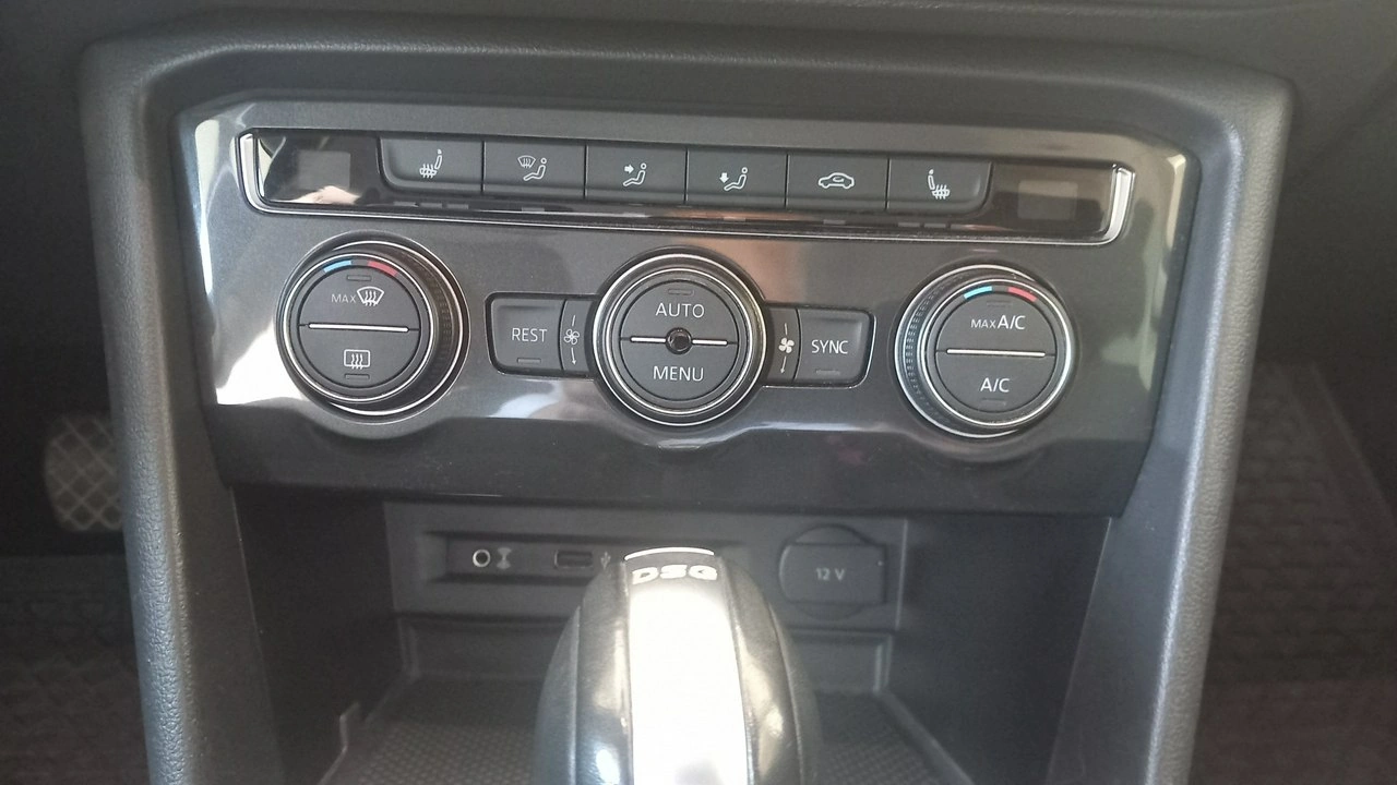 Volkswagen Tiguan - Zdjęcie 11