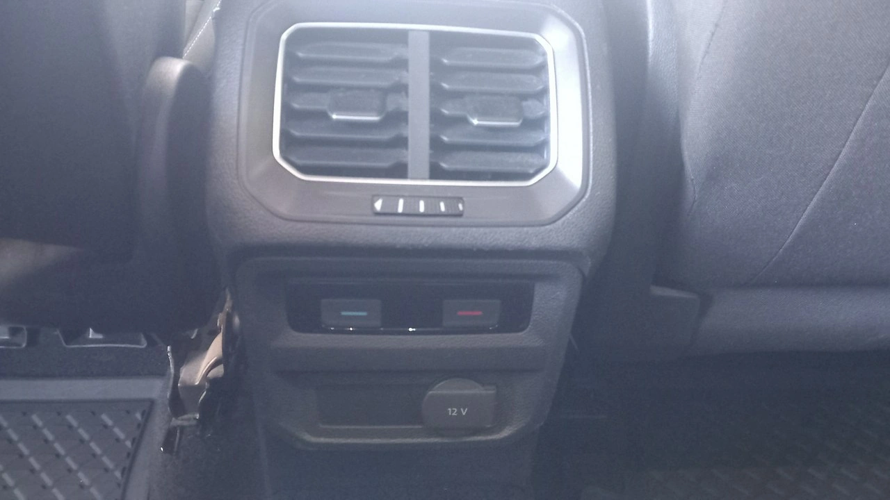 Volkswagen Tiguan - Zdjęcie 13