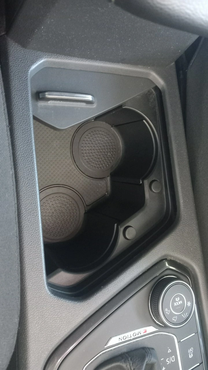 Volkswagen Tiguan - Zdjęcie 32