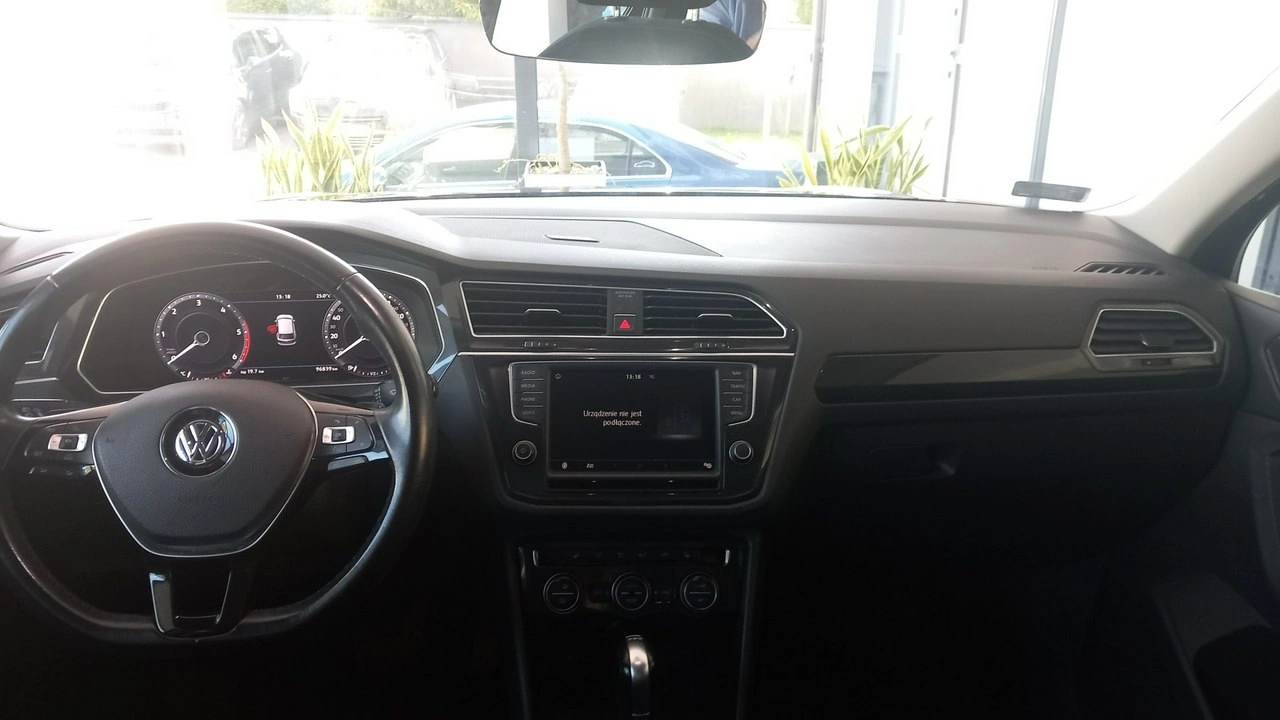 Volkswagen Tiguan - Zdjęcie 8
