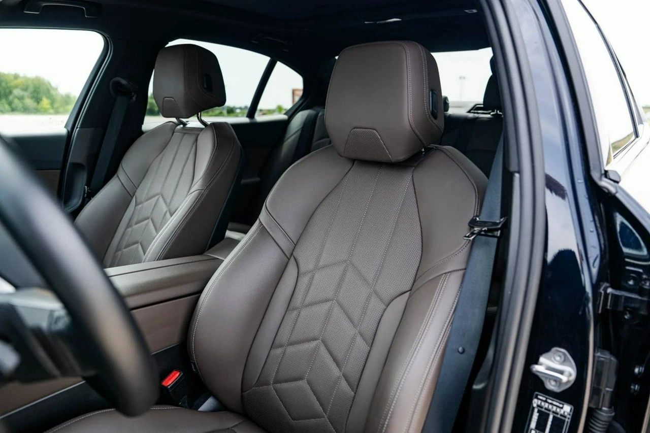 BMW M550i - Zdjęcie 24