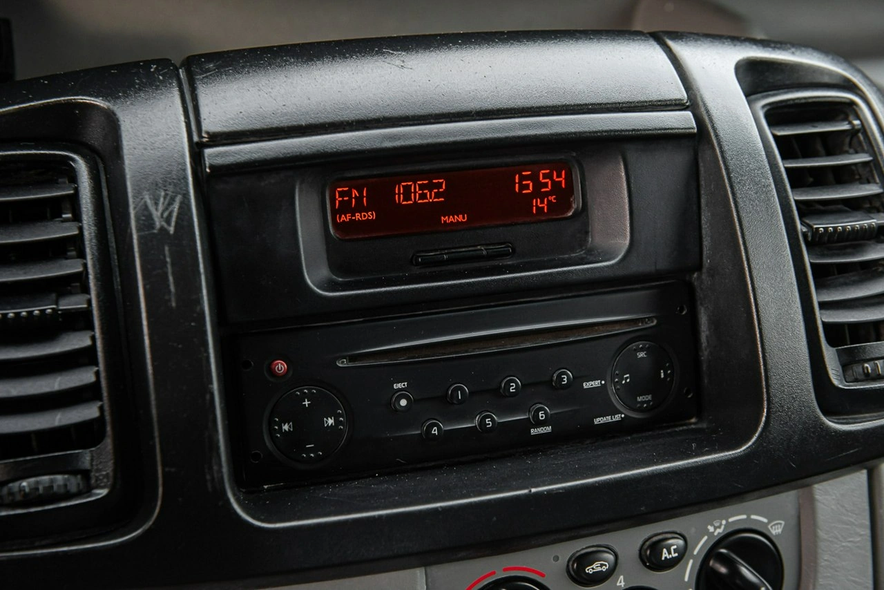 Renault Trafic - Zdjęcie 15