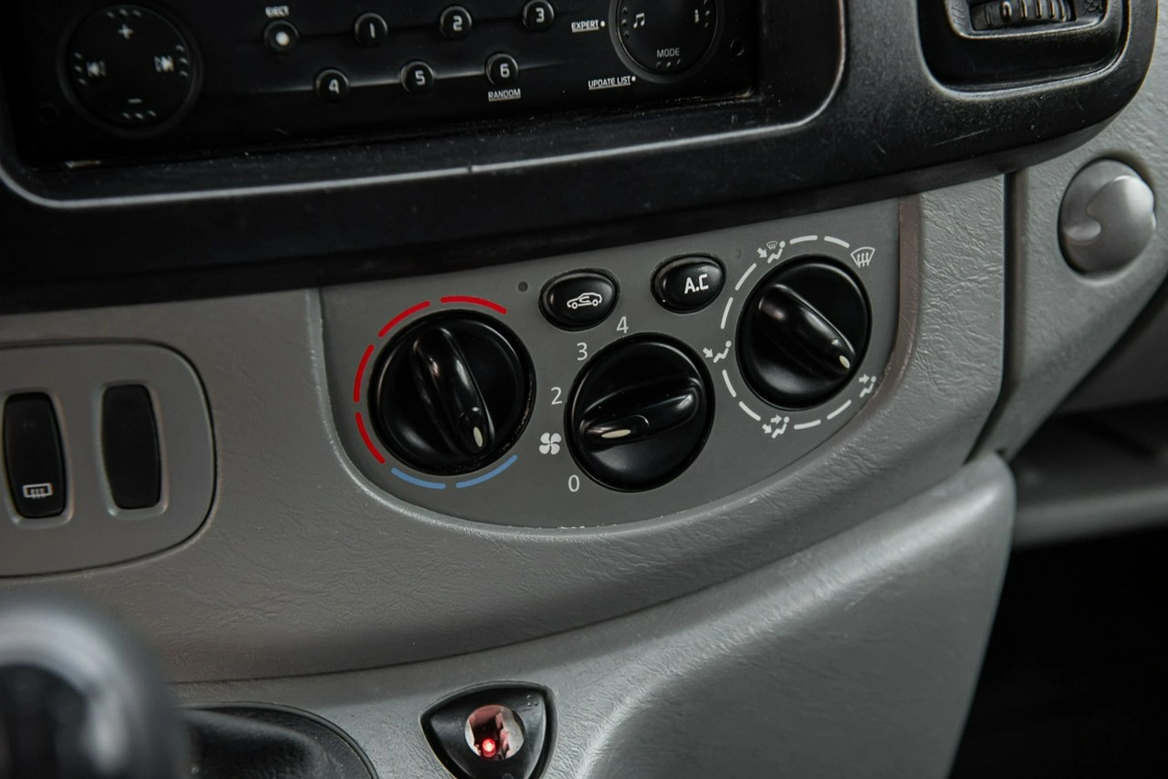 Renault Trafic - Zdjęcie 16