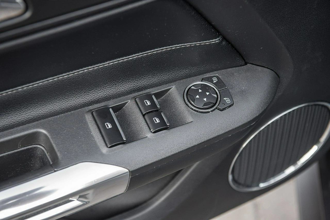 Ford Mustang - Zdjęcie 20