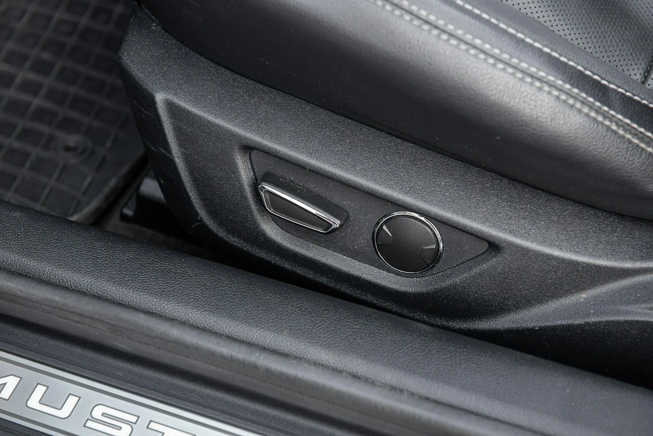 Ford Mustang - Zdjęcie 23