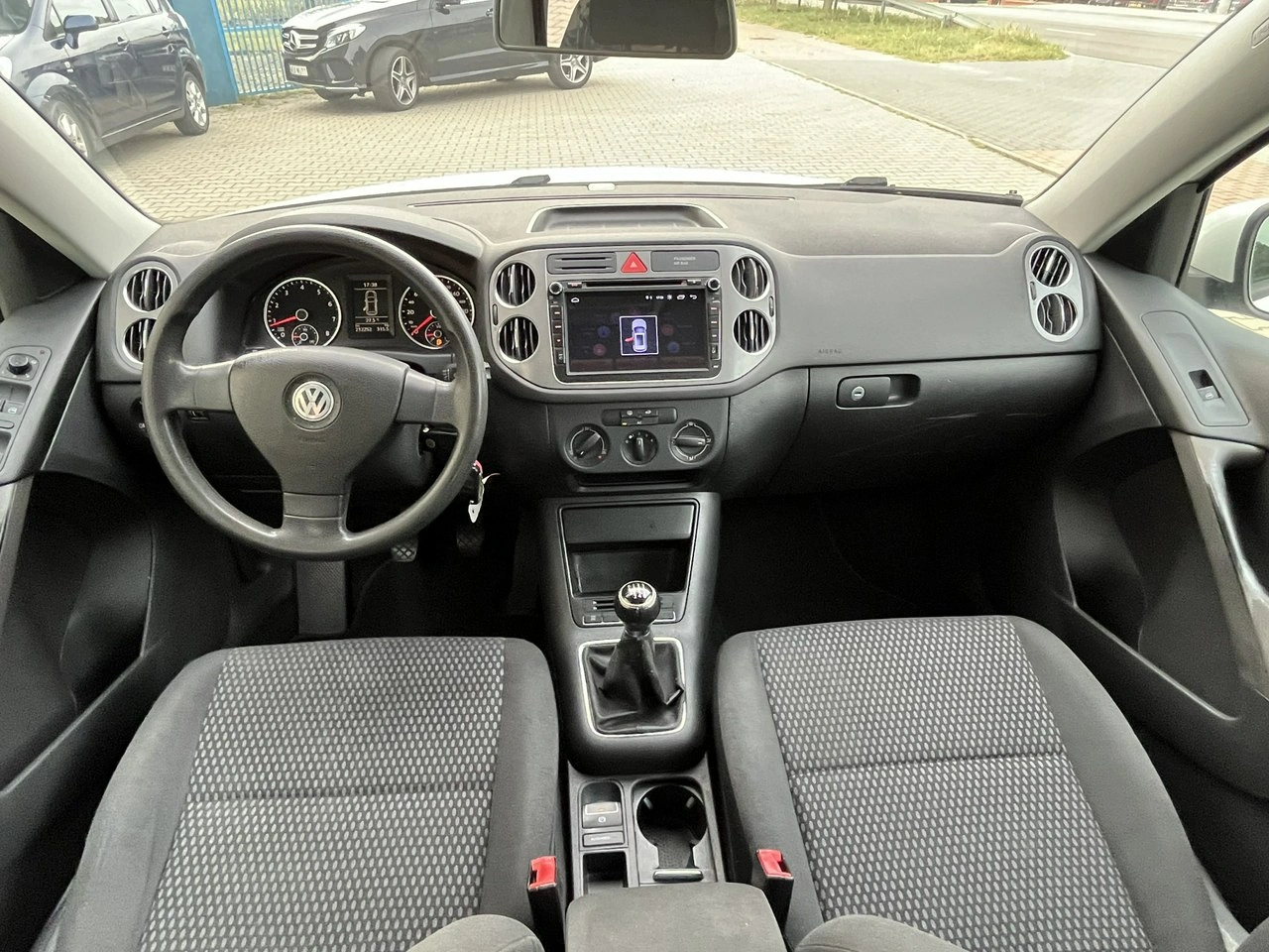 Volkswagen Tiguan - Zdjęcie 9