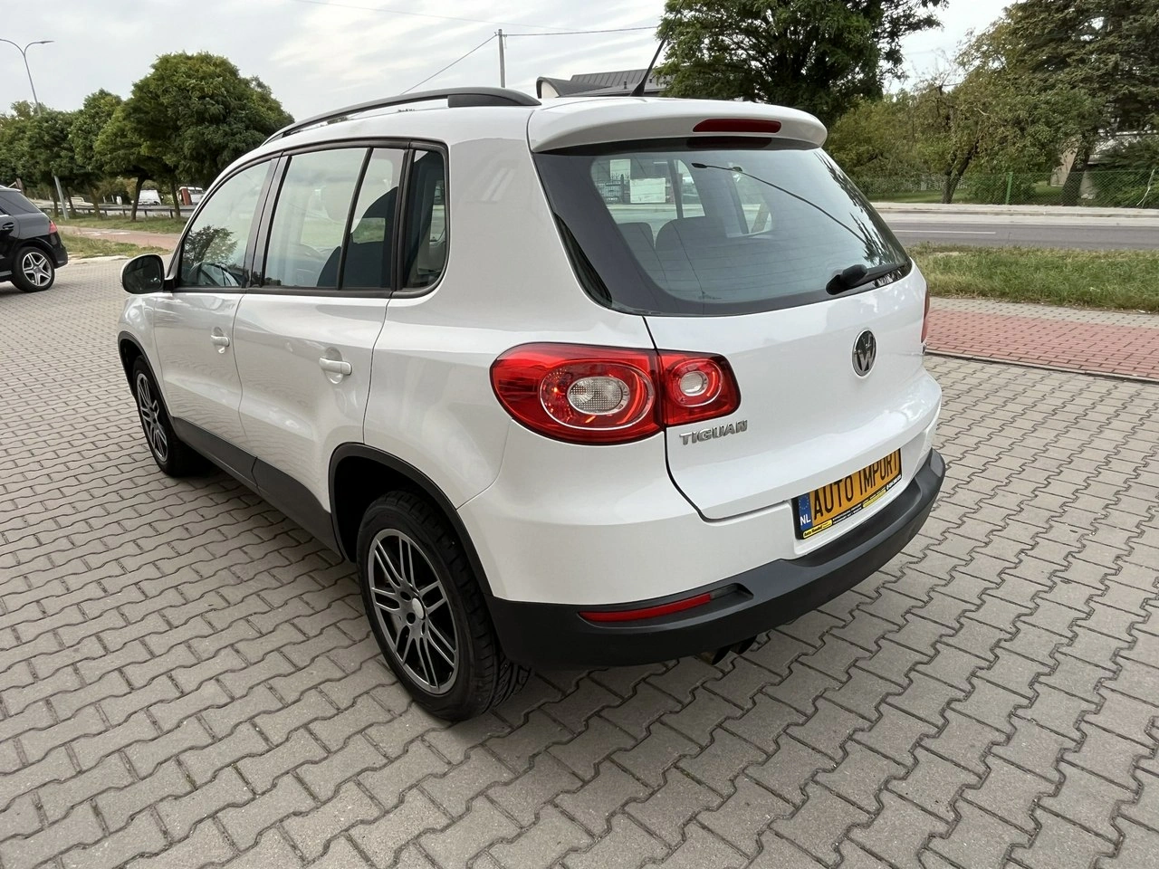 Volkswagen Tiguan - Zdjęcie 2