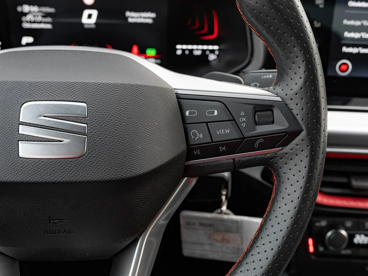 Seat Arona - Zdjęcie 15