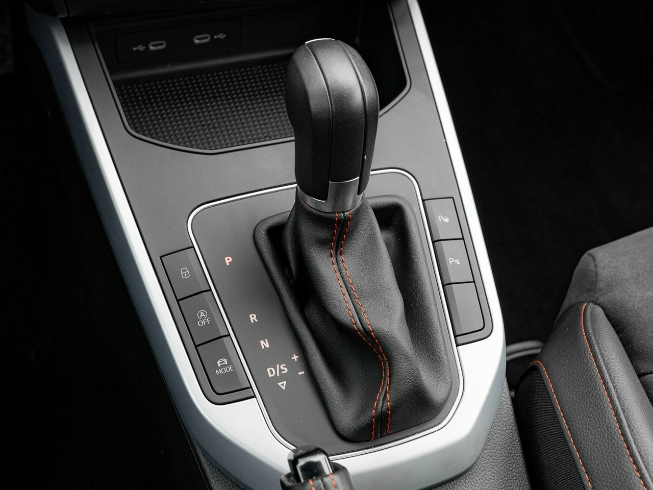 Seat Arona - Zdjęcie 16