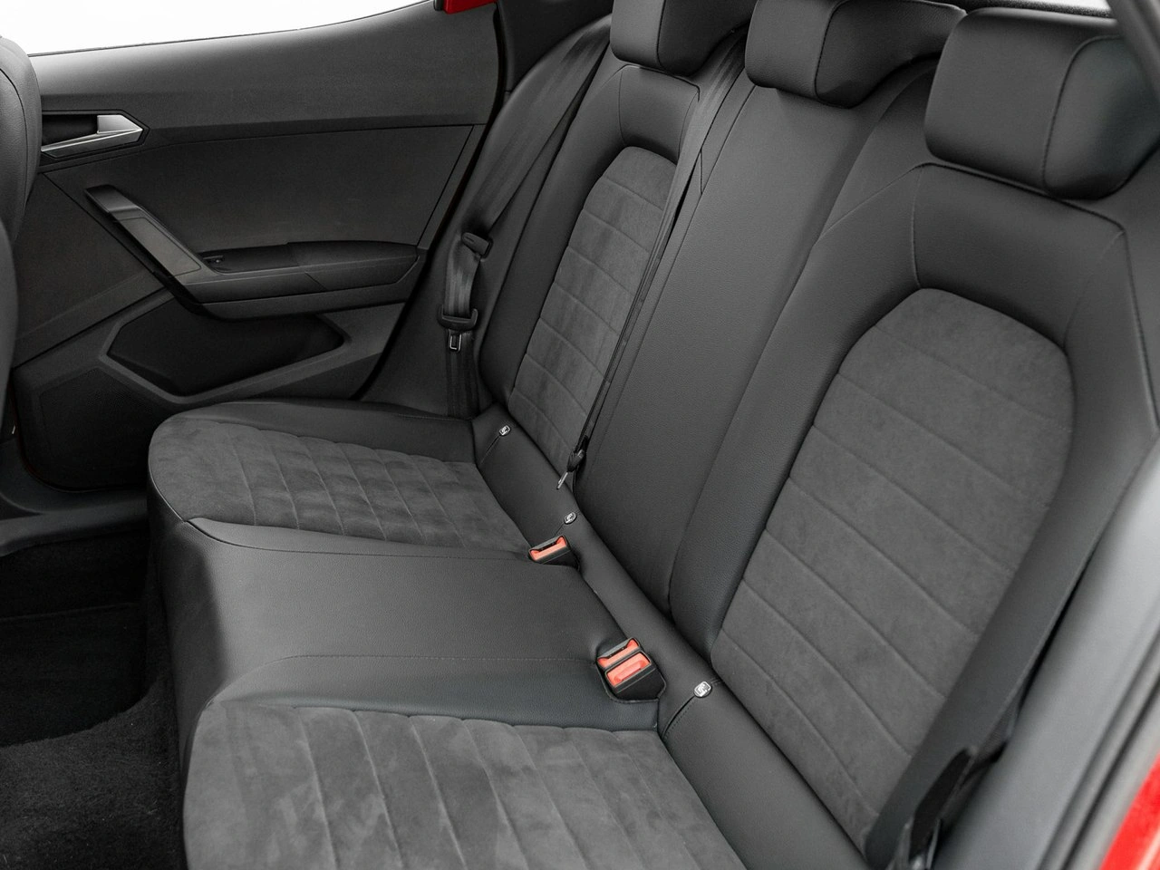 Seat Arona - Zdjęcie 28