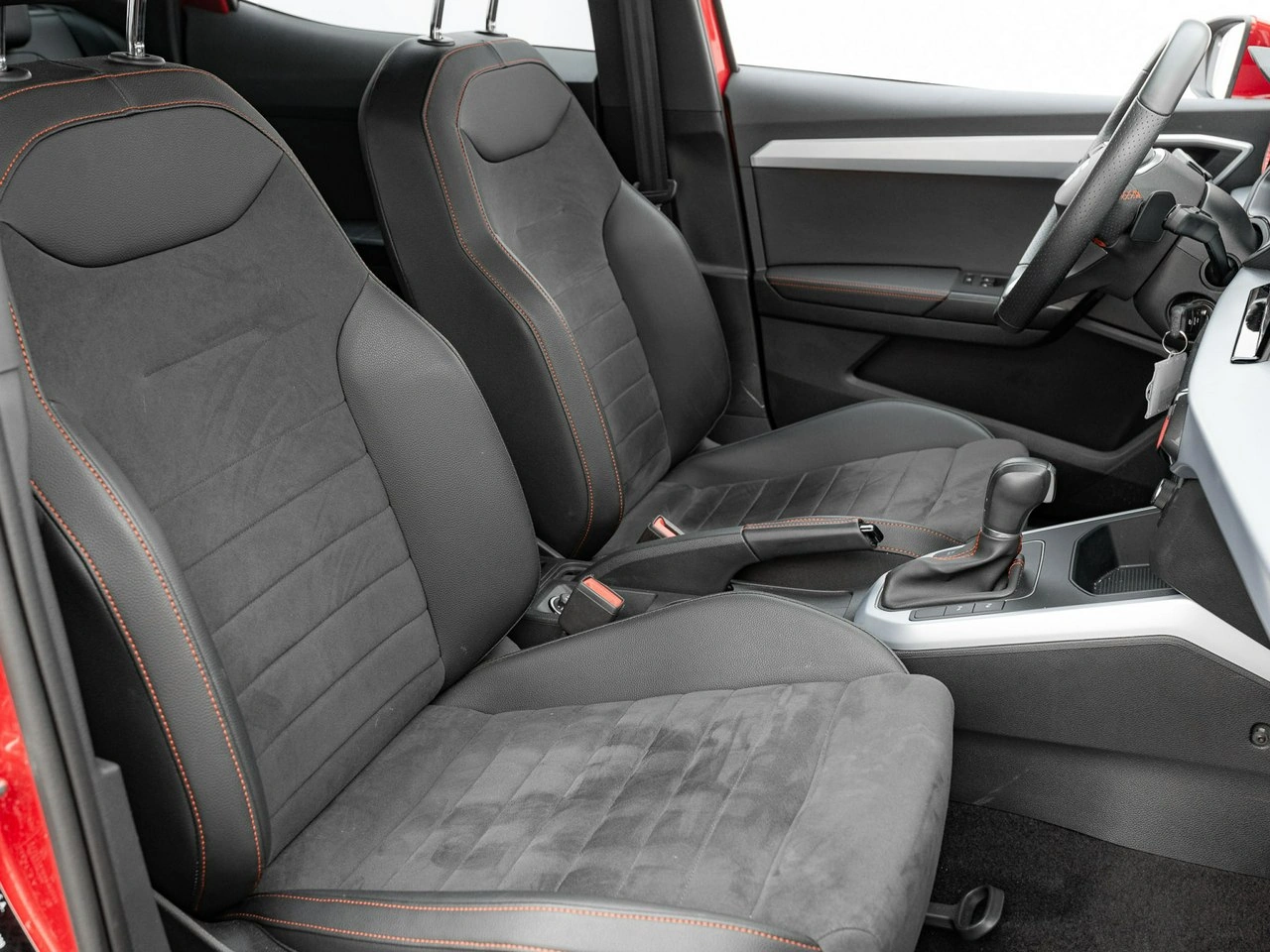 Seat Arona - Zdjęcie 31