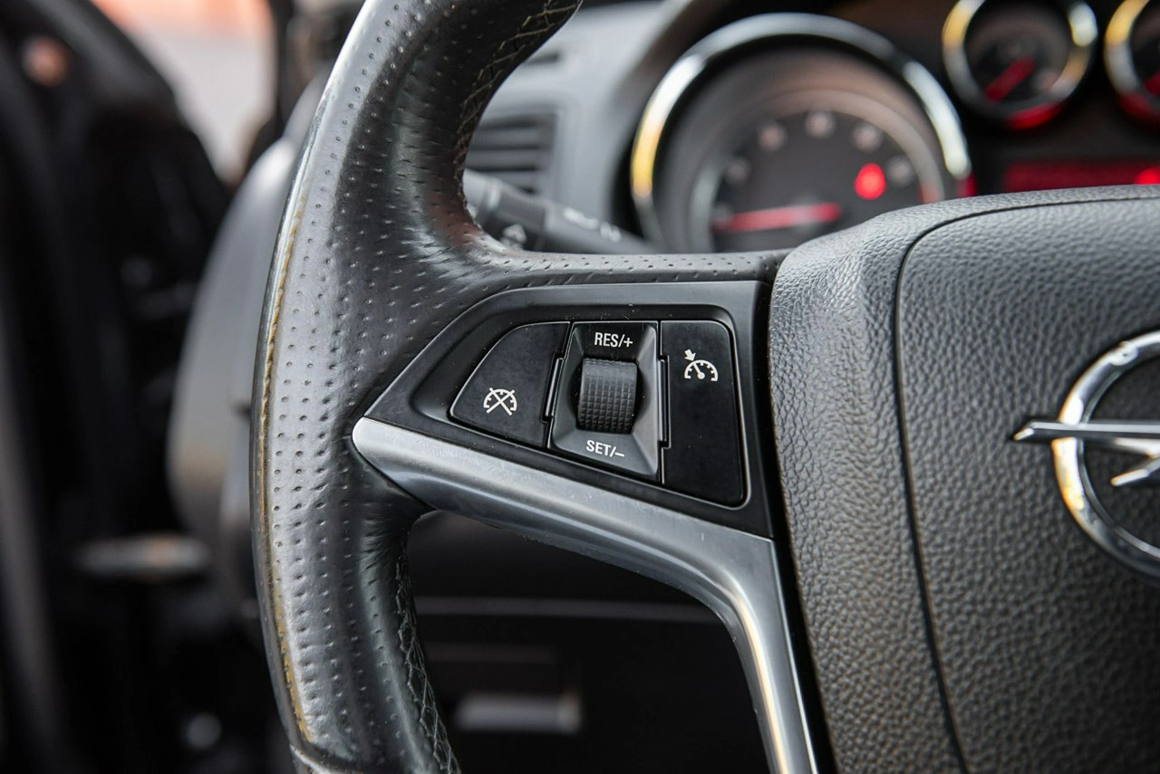 Opel Insignia - Zdjęcie 21