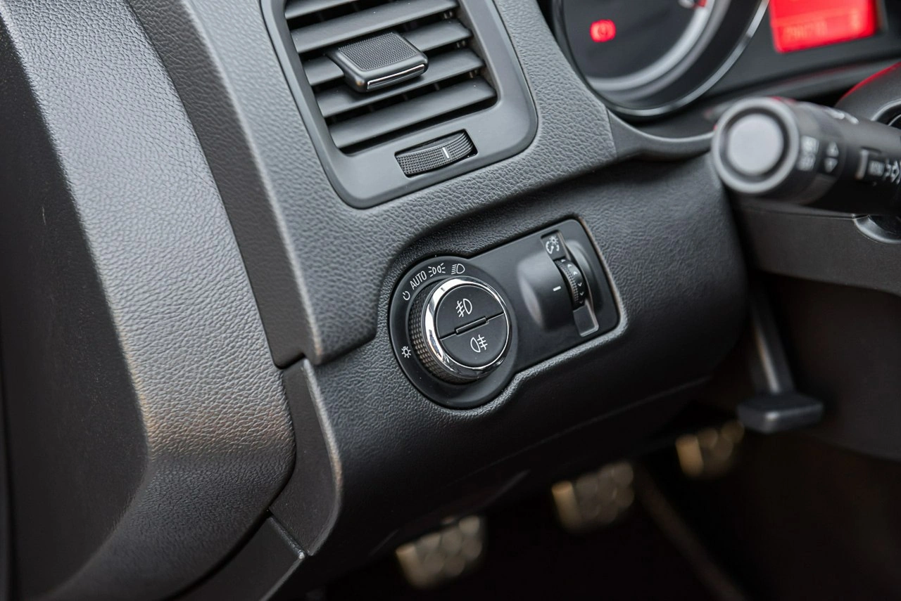 Opel Insignia - Zdjęcie 24