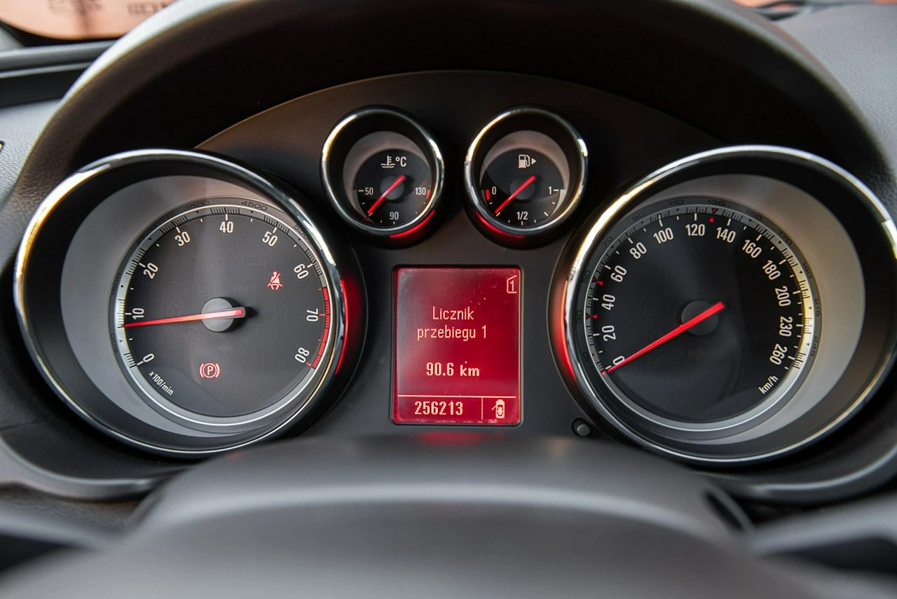 Opel Insignia - Zdjęcie 28