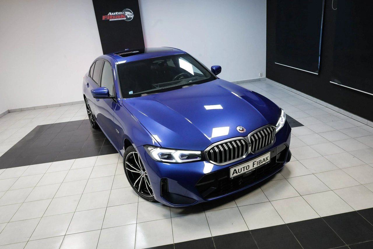 BMW 330 - Zdjęcie 2
